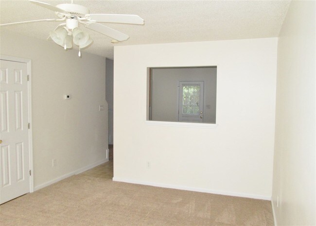 Foto del edificio - 334 Bracken Pl