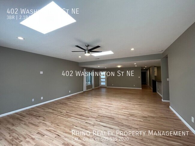 Building Photo - Large 3 Bedroom 2.5 Bathroom Home In The NE!