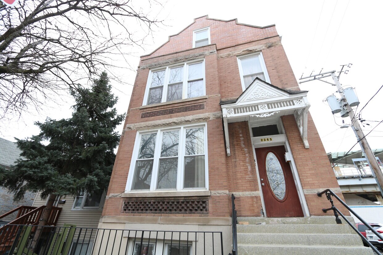 Foto principal - 2345 W Cullerton St