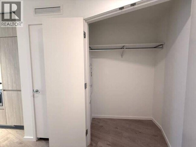 Photo du bâtiment - 6500 Minoru Blvd