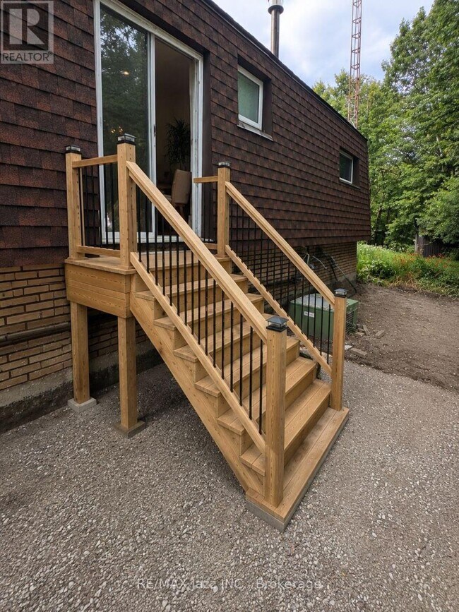 Building Photo - 3025 Lockhart Rd