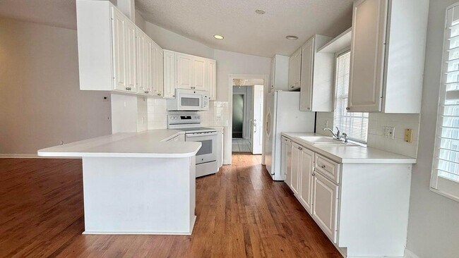 Foto del edificio - 2243 Blue Springs Rd