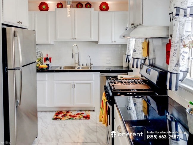 Building Photo - 2 br, 1 bath Apartment - 2112 Ocean Park Blvd