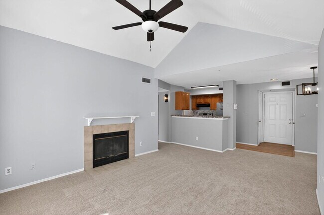 Foto del edificio - 13564 Lord Sterling Pl