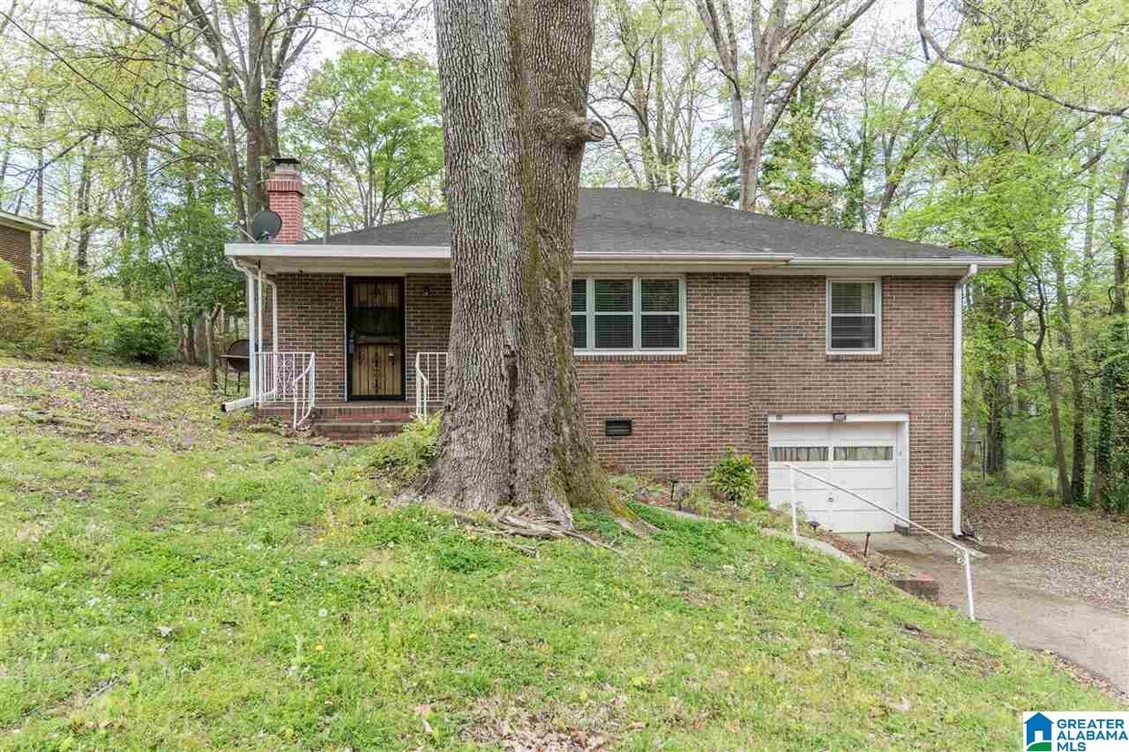 Primary Photo - 828 Hickory Dr