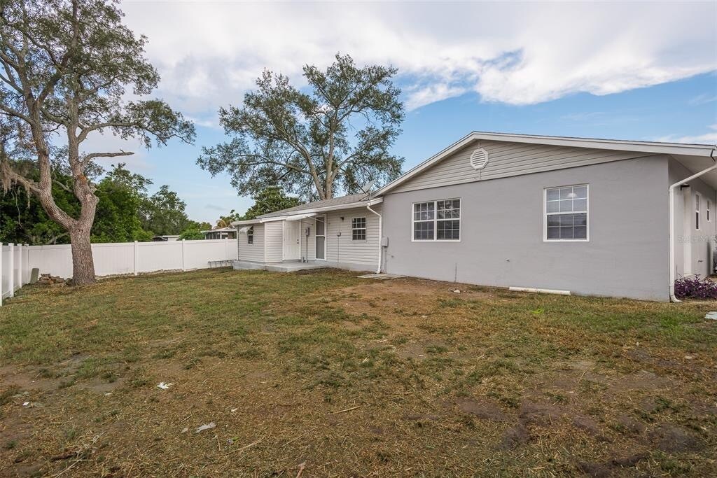 Foto del edificio - 6502 Spring Hill Dr