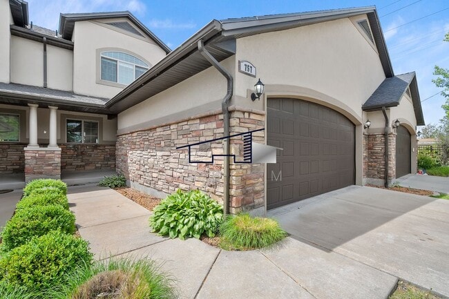 Building Photo - 757 W 4400 S