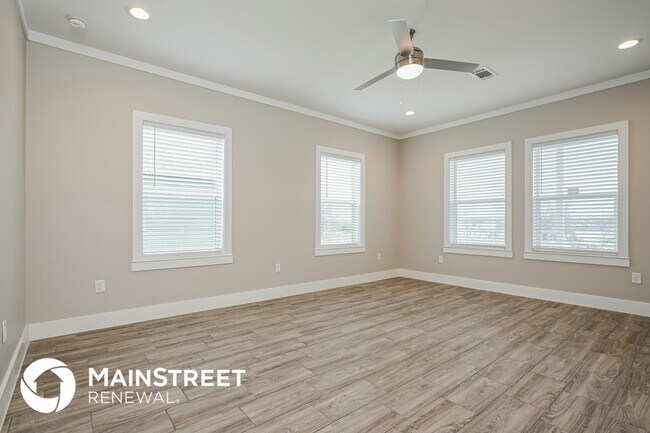 Foto del edificio - 2124 Belzise Terrace