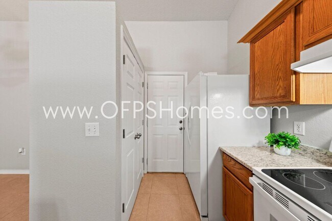 Foto del edificio - AVAILABLE NOW! HALF OFF FIRST MONTH'S RENT!