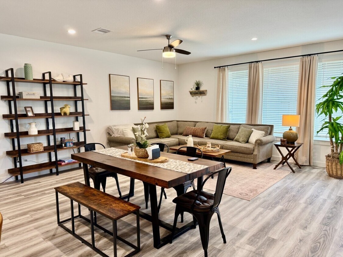 Foto principal - 3235 Creston Gate Dr