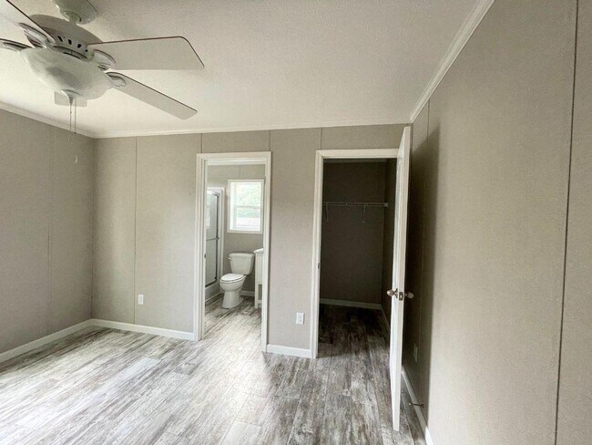 Foto del edificio - 8740 Breinig Run Cir