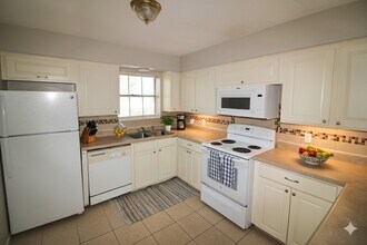 Building Photo - 1305 Adams St