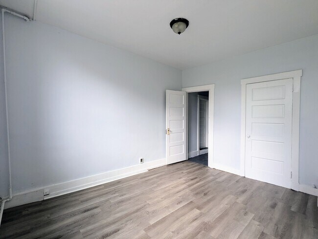 Foto del edificio - 2114 Bedford Ave