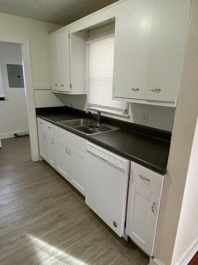 Foto del edificio - 1032 McElroy Way