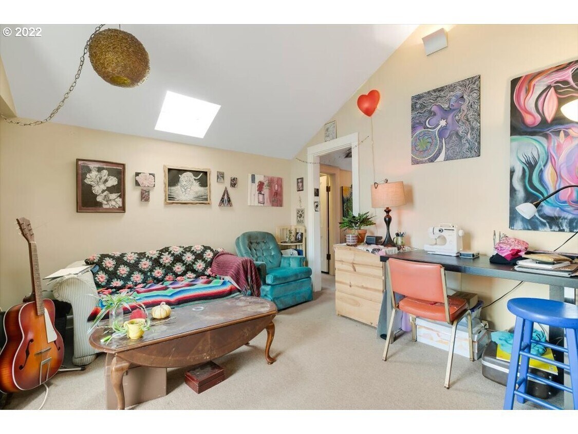 Foto del edificio - 2727 NE Halsey St