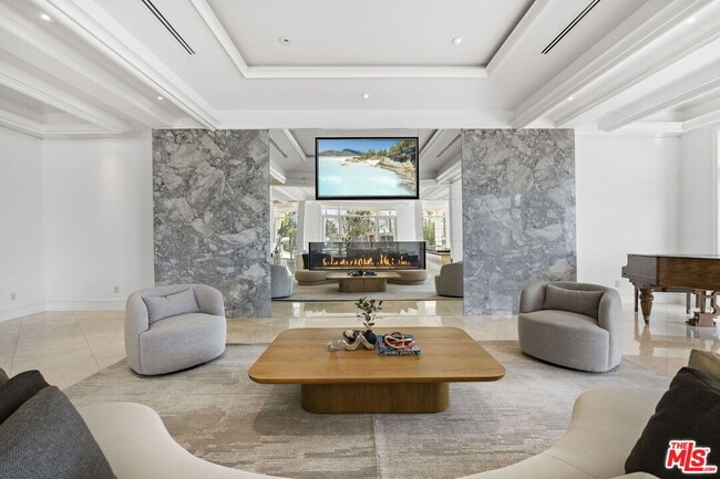 Building Photo - 360 Trousdale Pl