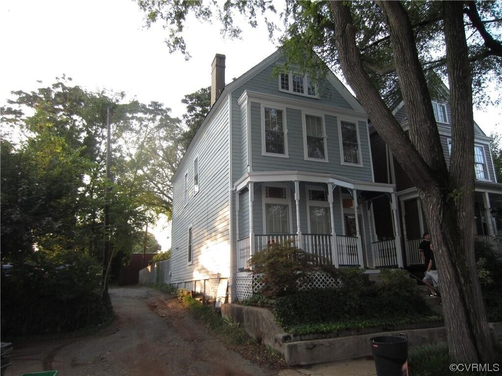 Primary Photo - 2 N Granby St