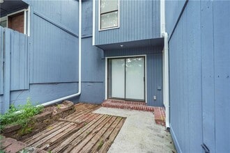 Building Photo - 4705 Mariners Dr