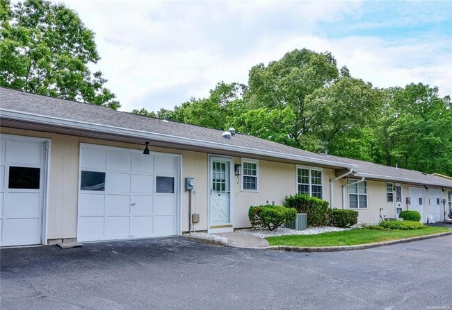 Building Photo - 332 Woodbridge Dr