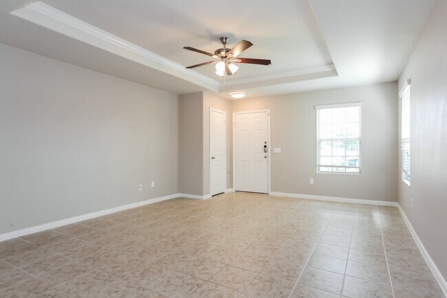 Foto del edificio - 6450 Dayridge Ln