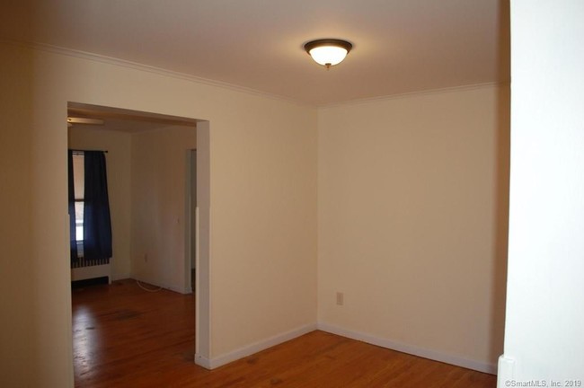Building Photo - 146 Derby Ave