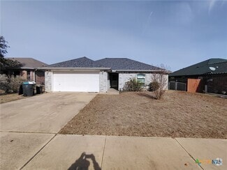 Building Photo - 2805 Larissa Dr