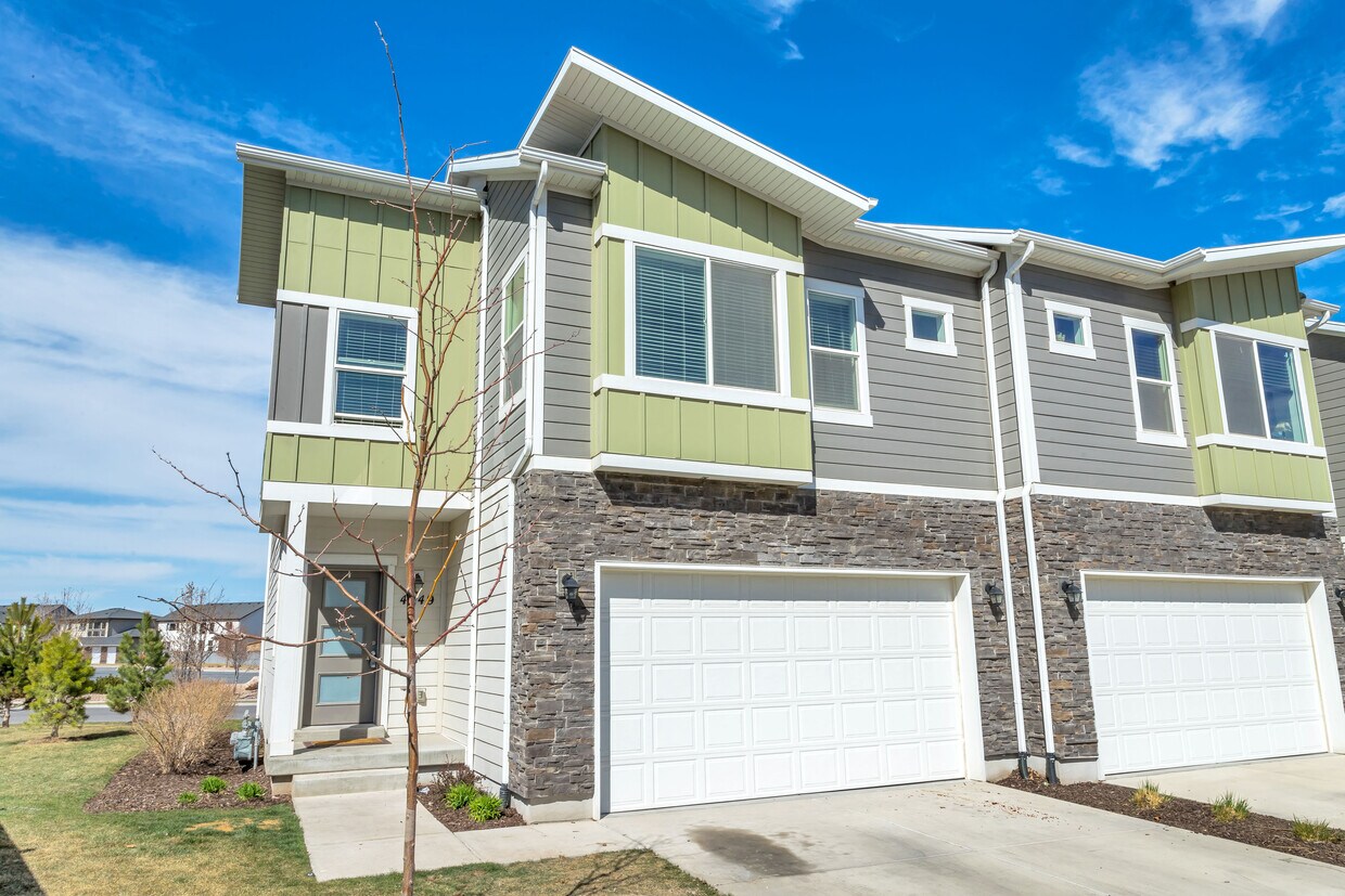 4249 E Hill View Dr, Eagle Mountain, UT 84005 Townhome Rentals in