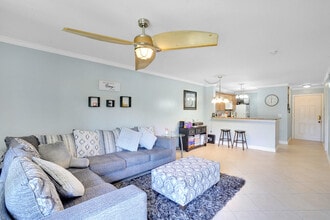 Building Photo - 4855 Via Palm Lakes