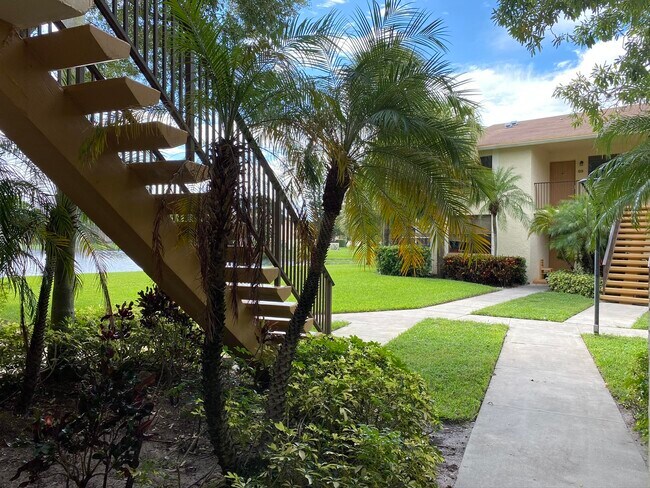 Building Photo - 1244 S Military Trail