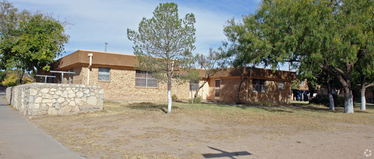 Primary Photo - Gonzalez Apartments