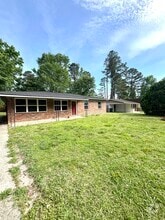 Building Photo - 3630 Meadowgrove Dr