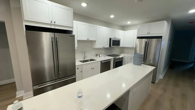 Foto del edificio - 741 Broadway