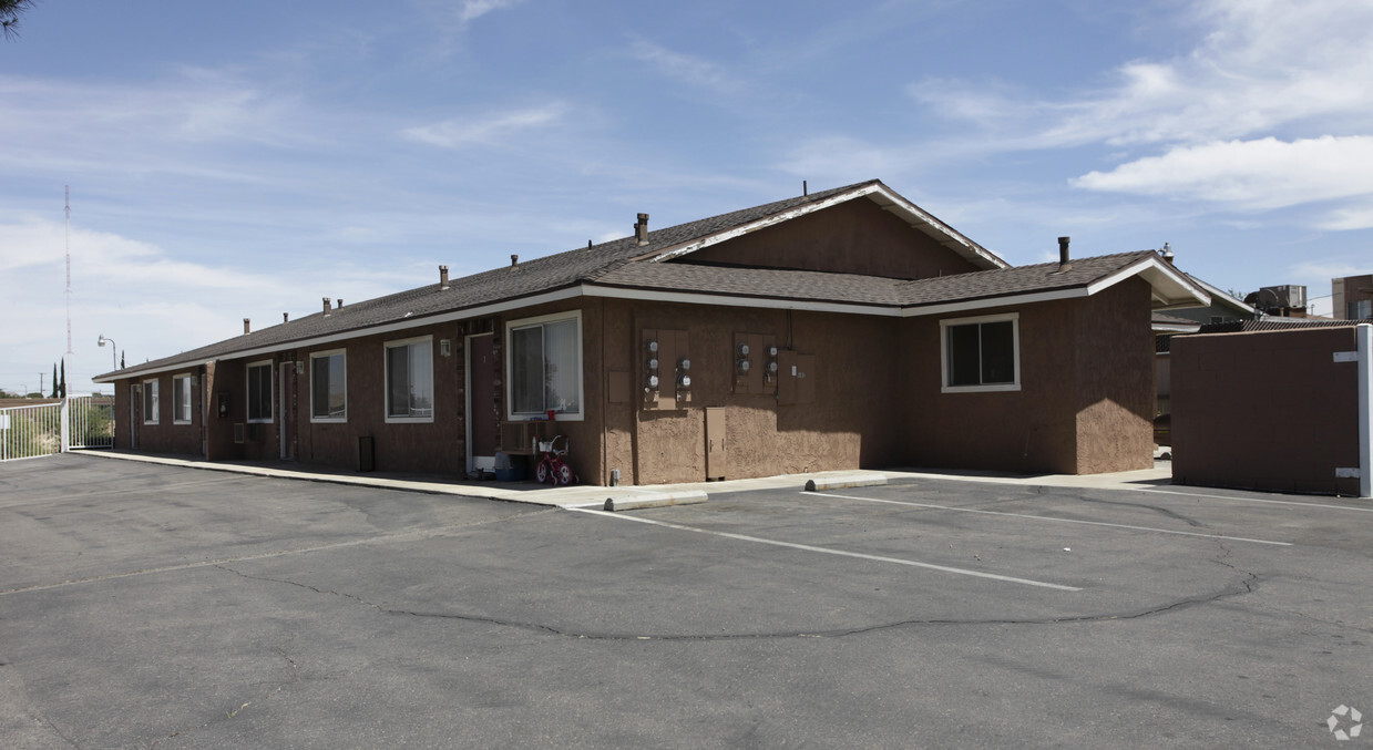 Primary Photo - High Desert Apartments