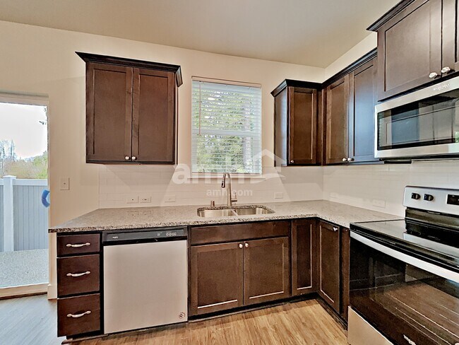 Foto del edificio - 2105 104th Dr SE