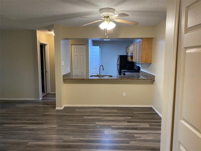 Building Photo - 604 Kenwick Cir