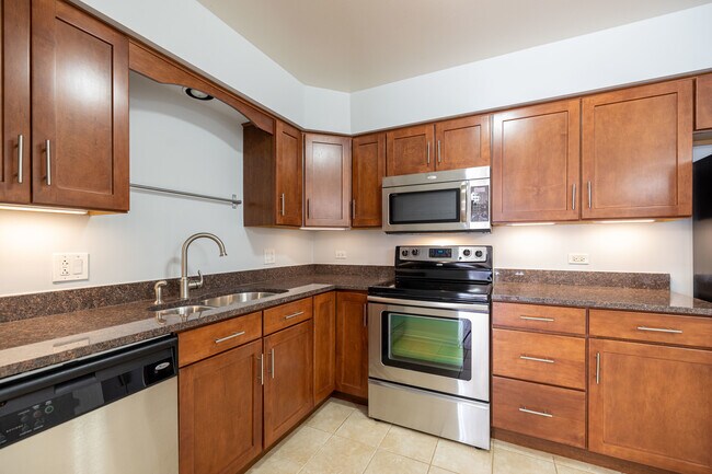 Foto del edificio - 4900 Forest Ave