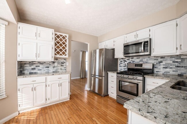 Foto del edificio - 4931 Leybourne Dr