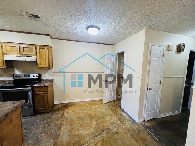 Building Photo - 304 Woodale Dr