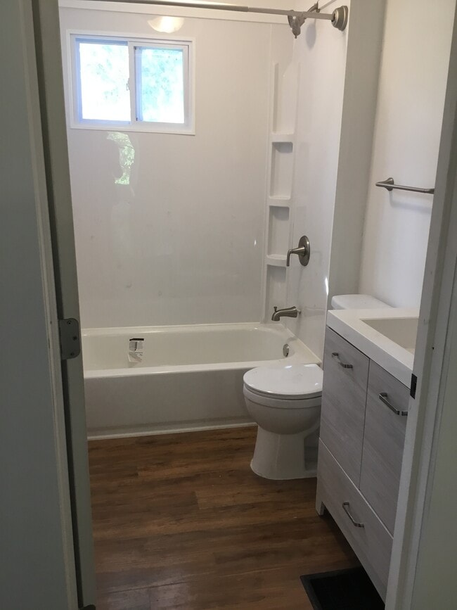 17 E Euclid Ave, Springfield, OH 45506 House Rental in Springfield, OH