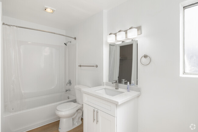 1BR, 1BA - 560SF - Bathroom - Terre at 1037 Peach fka Peach Avenue