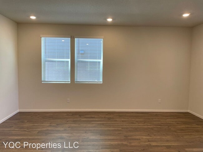Building Photo - 3 br, 2.5 bath House - 6020 NE 64th Street