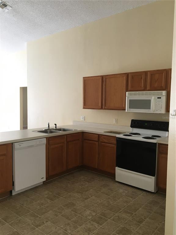 Building Photo - 1353 Rebecca Dr