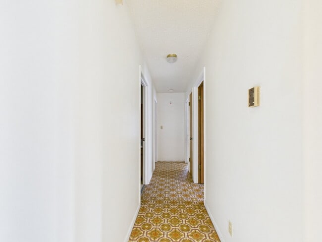 Building Photo - 3/1.5 Home in Established
