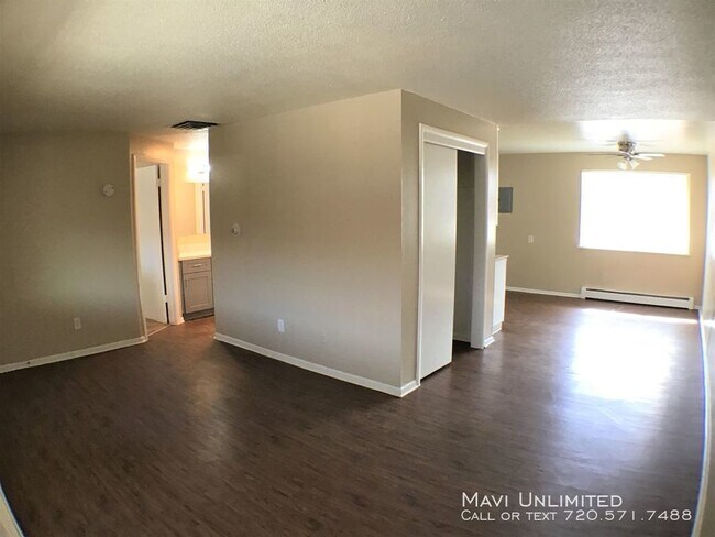 Foto del edificio - 5351 Everett St