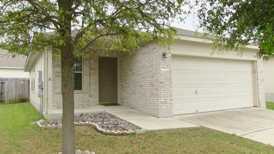 Building Photo - 8803 Dittmar Oaks Dr
