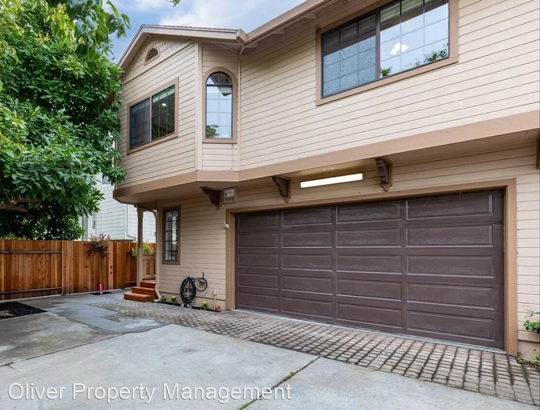 Primary Photo - 2 br, 2 bath House - 136 Elm St Apt C