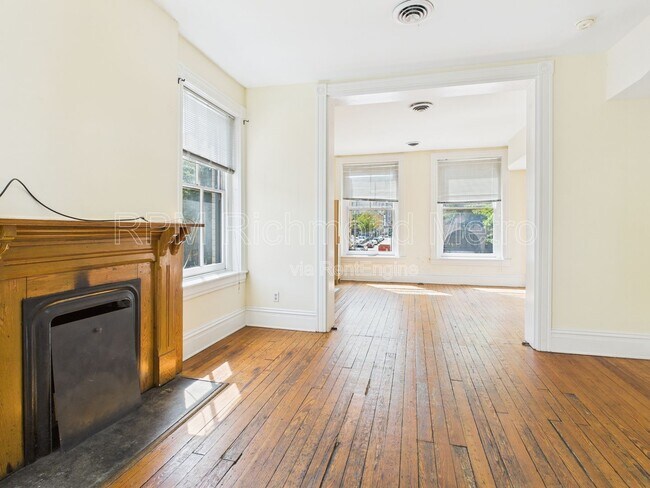 Building Photo - 200 W Broad St