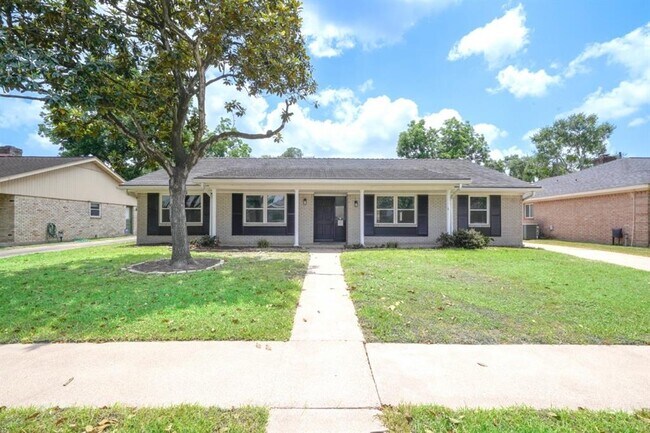 Building Photo - 5915 Valkeith Dr