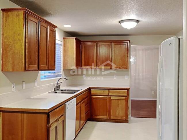 Foto del edificio - 34607 Rocky Ct