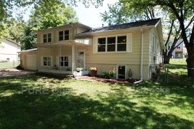 Primary Photo - 5851 S 51st St